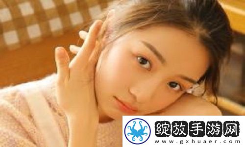 中午妈妈在厨房做饭