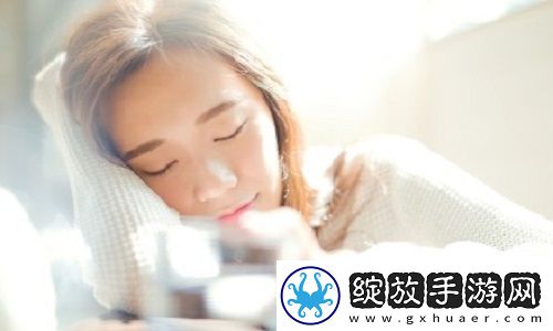 兰姨捂着嘴怕发出声音吵到