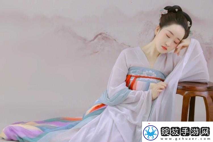 婀娜少女羞岁月无忧愁云裳