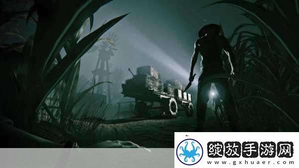 在逃生游戏里花式挨草怎么做