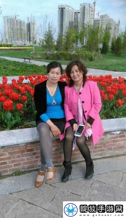 母狗内涩少妇**