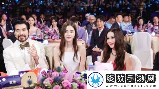 两代“妲己”同框!温碧霞晒与娜然红毯合影