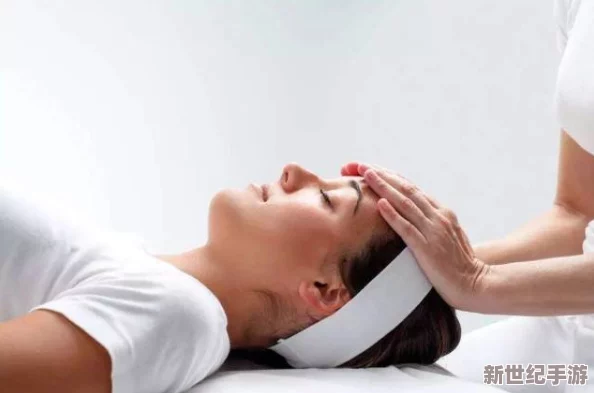 男按摩师舌头伸进去了SPA