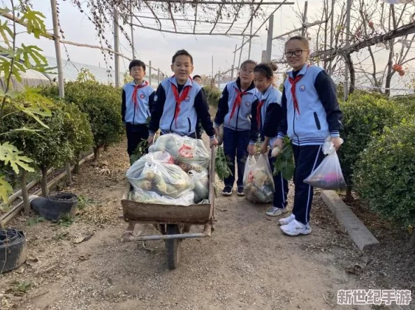 一小孩儿和妈妈拔萝卜生孩子不盖被子