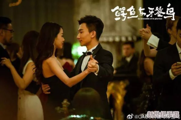 边摸边吃奶边激情视频