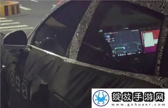小米SUV新谍照曝光！SU7同款土星环尾灯