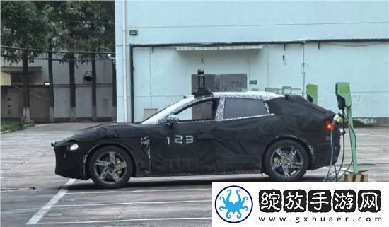 小米SUV新谍照曝光！SU7同款土星环尾灯