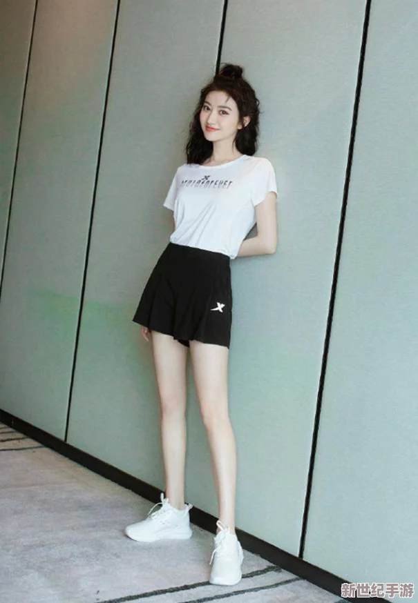 白丝青春校花美女