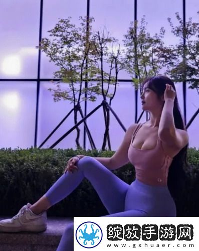 父亲有力挺送女儿的花园