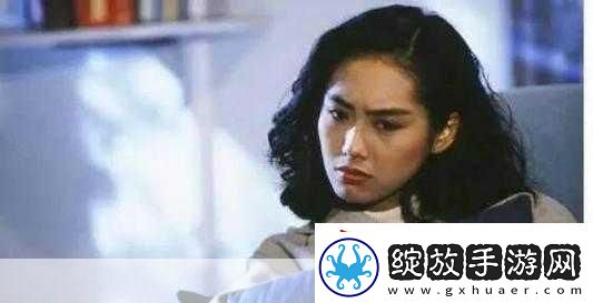 53岁大妈恋上小奶狗