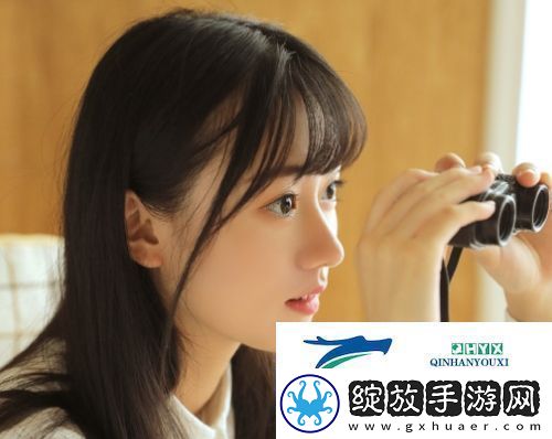 几个装修工人把我压在茶几太离谱友