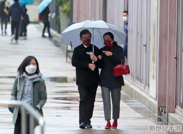 一个晚上用了七个小雨伞