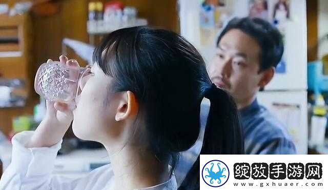 梅开二度公园当着孩子的面