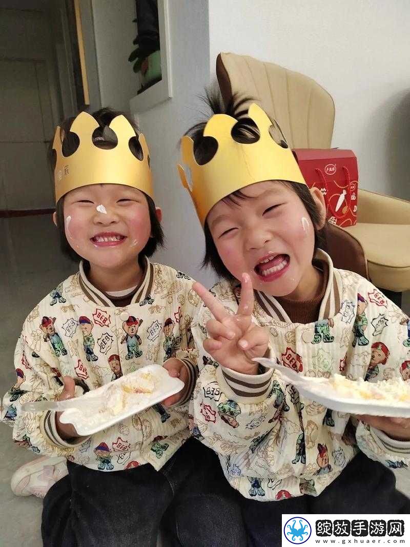 双胞胎一前一后夹心饼干双子的奇妙故事