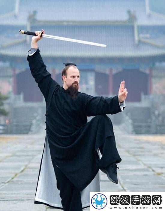美国男子来中国习武14年金发变黑发