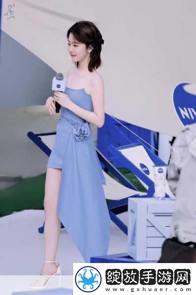 心动小镇蓝色抹胸裙怎么获得