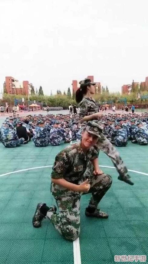 教官你的太大了芊芊h惊爆消息曝光！这位教官竟然在课堂上做出令人震惊的举动引发全校热议！