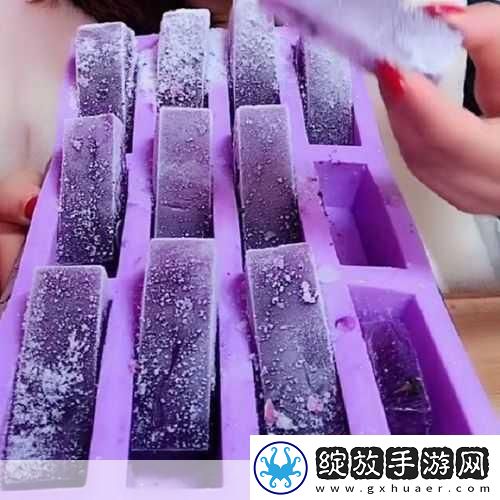 冰块和棉签的用法小黄花