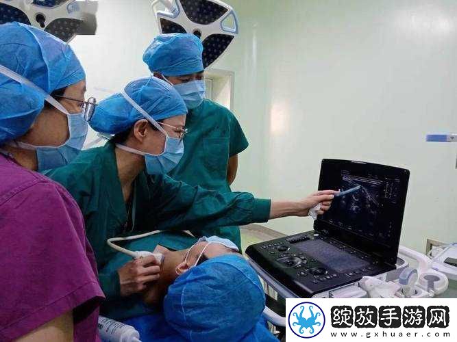 医生边做