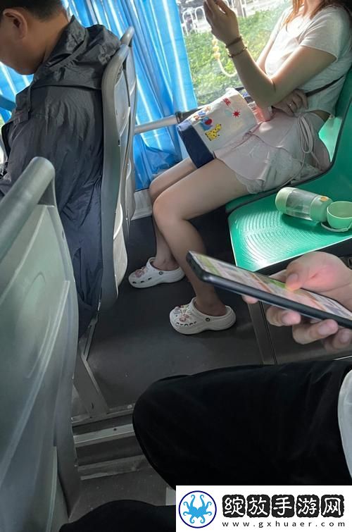 当我成为全班男生的公共汽车——那些难忘的瞬间青松资讯