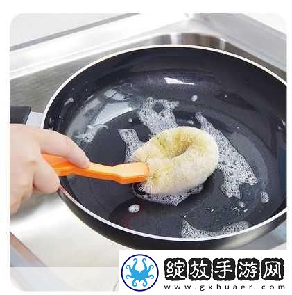 厨房一次又一次的索要刷碗总