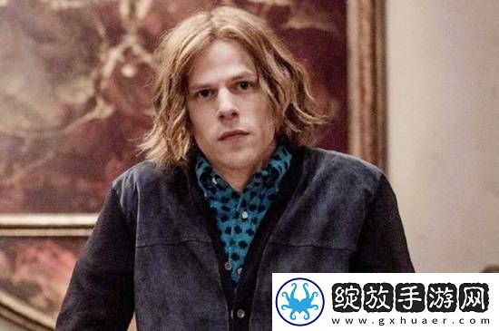 新版卢瑟演员称伤害了职业生涯