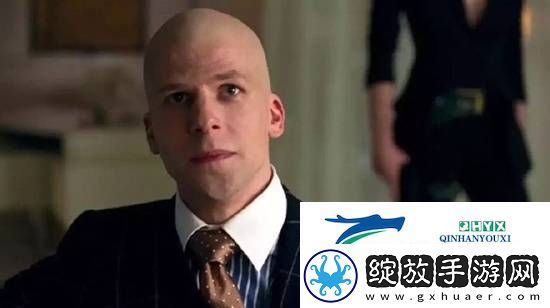 新版卢瑟演员称伤害了职业生涯