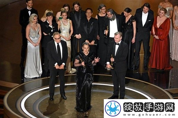 导演诺兰及其配偶受封爵士
