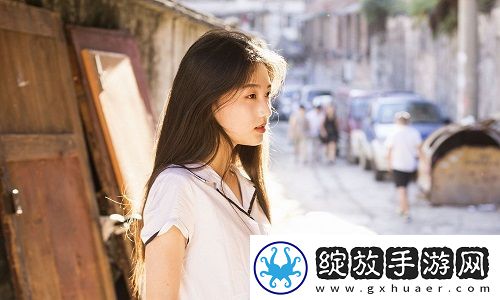 游泳馆里的两个教练孟月月谁更厉害