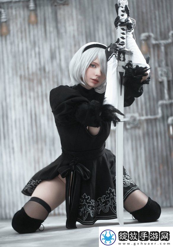 艾什莉体模晒出妮姬COS