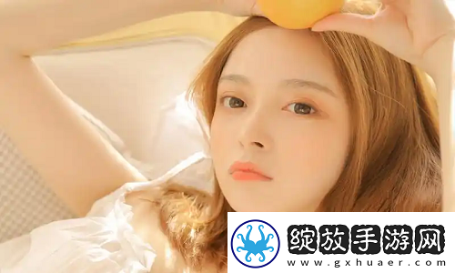一面膜胸口一面吃下部位片段走红