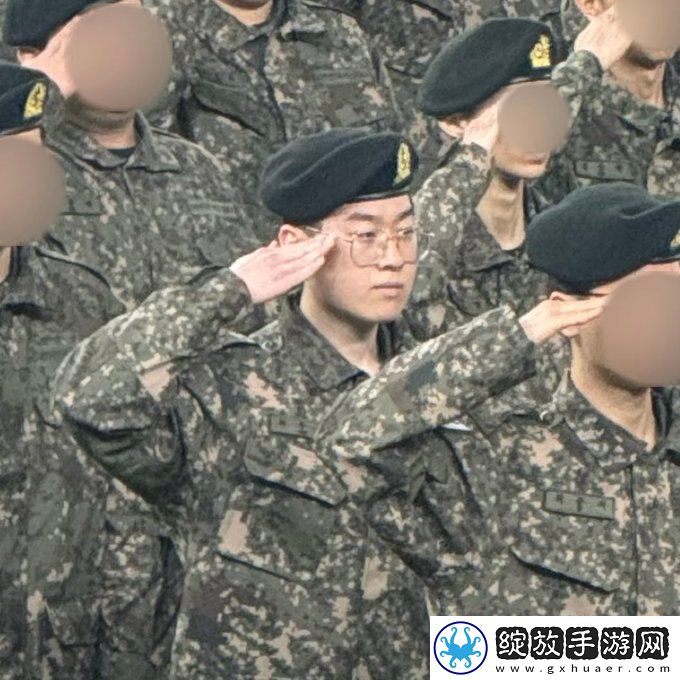 二等兵崔祐齐！忠！诚！Zeus结业照片流出