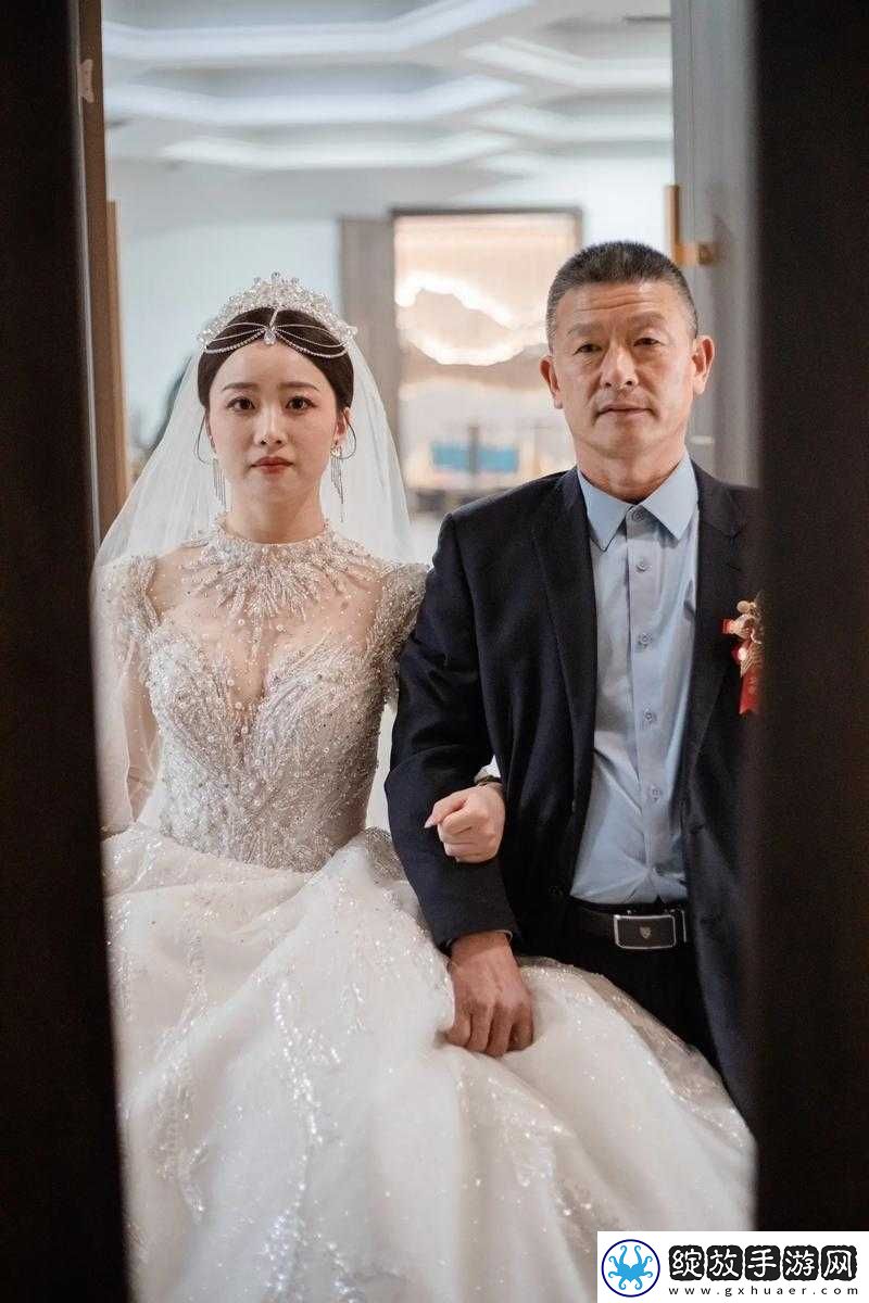 女儿给船上父亲送饭