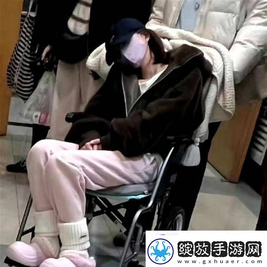 刘大锤曝赵露思患抑郁症后赵露思爸爸报平安