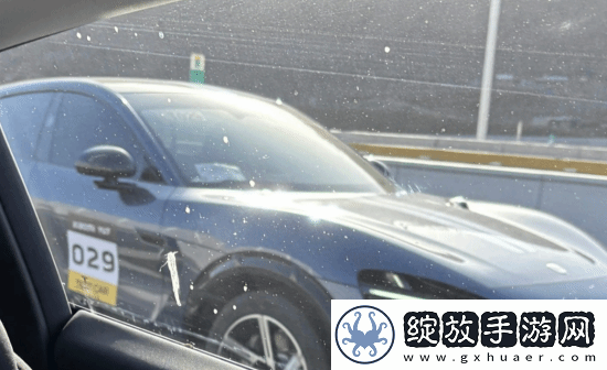 小米YU7实车谍照曝光