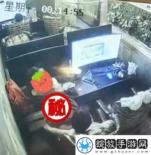 不盖被子打扑克这种行为的趣味与风险探讨