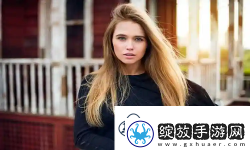 小雪为什么会把衣服解开给老杨摸