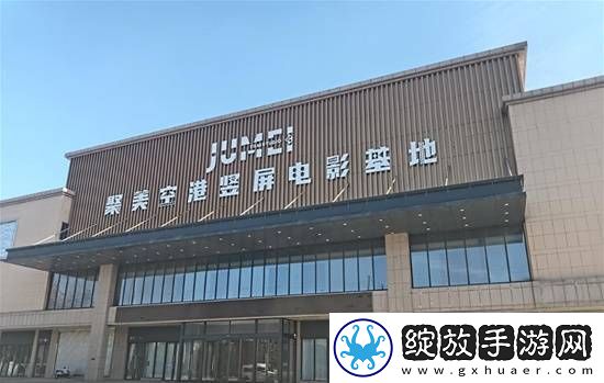 72岁“霸总”**走红