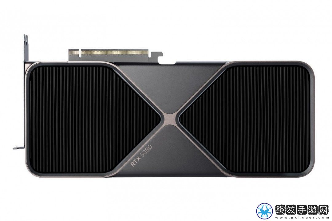 RTX5090公版卡采用液态金属散热