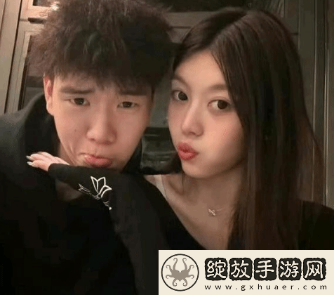 球员将女友藏行李箱带宿舍通宵补课引热议