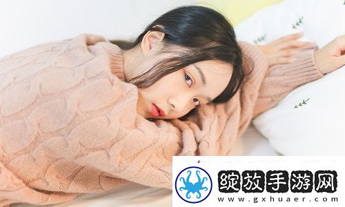 一面膜胸口一面吃下部位片段火了