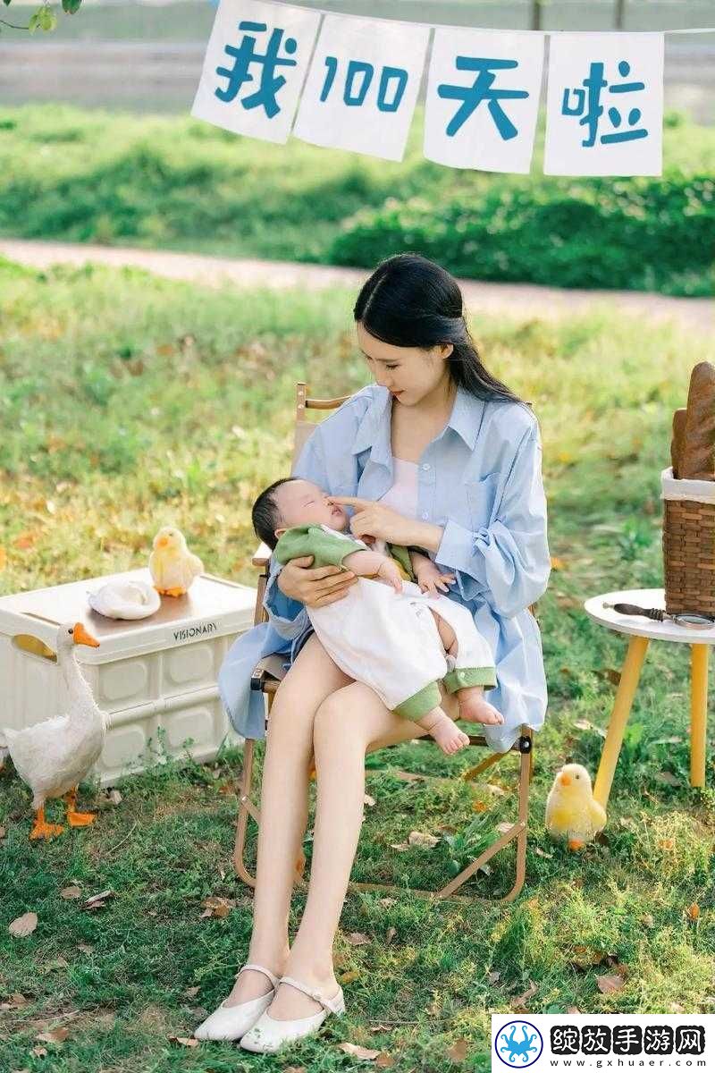 宝宝把腿抬起来靠墙上