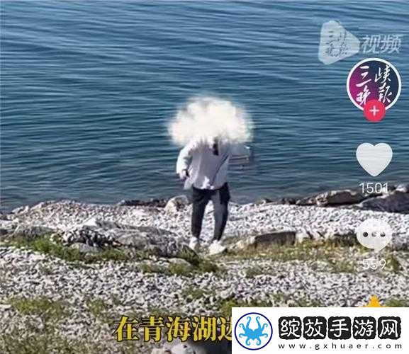 在公厕被万人