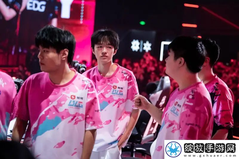 BLG发布对阵EDG赛后返图并配文