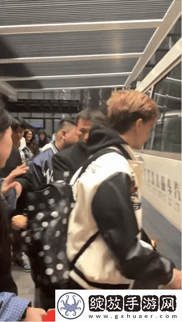 情比金坚——十图回顾m0NESY与NiKo的兄弟情深瞬间