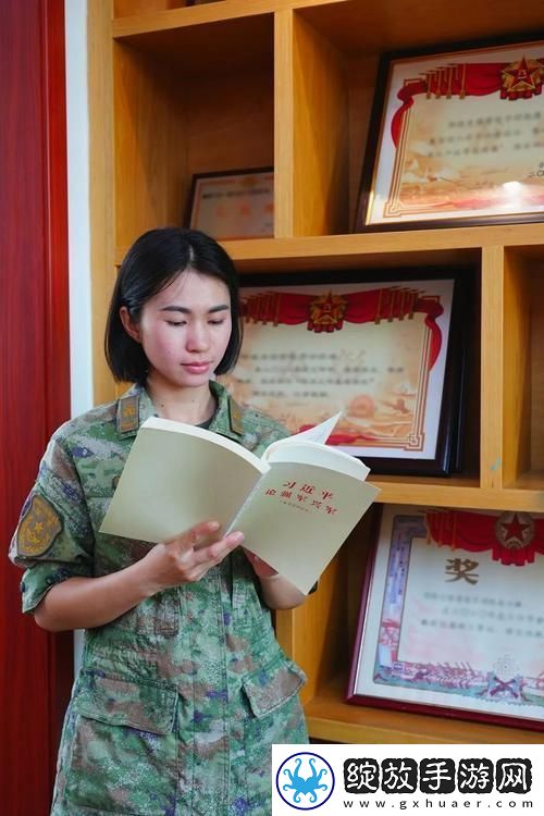 女班长遭遇Xc扒衣事件网友