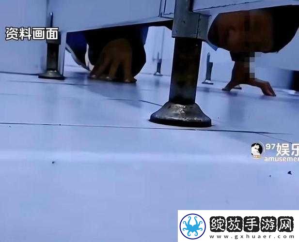 牛人近距离厕拍