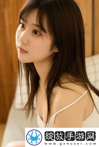 一面膜胸口一面吻情欲流淌的瞬间