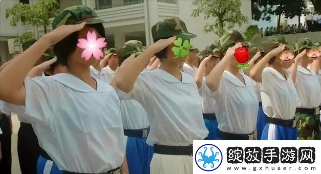 夏天校服太透了R头凸出来了
