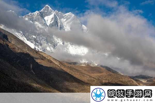 又大又白两座山峰1.又大又白山峰的神秘传说与探险